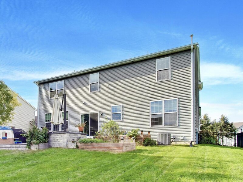 242 Bedford Lane Volo IL 60073