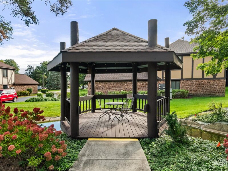 845 Sheldon Court Wheaton IL 60189