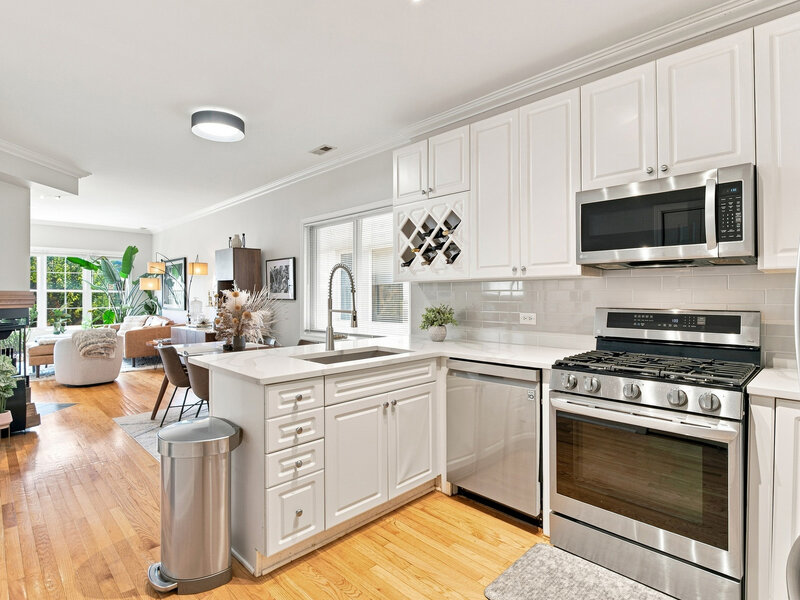 1518 W Superior Street Chicago IL 60622