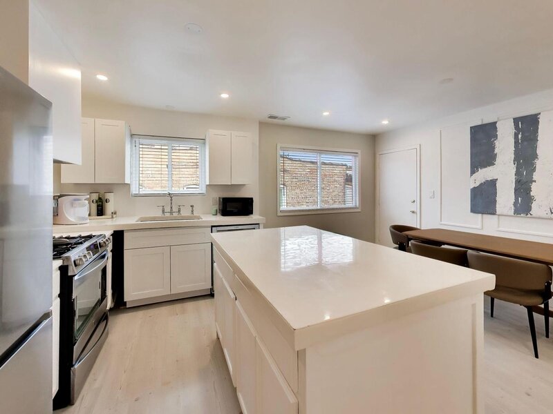 2600 W Walton Street Chicago IL 60622