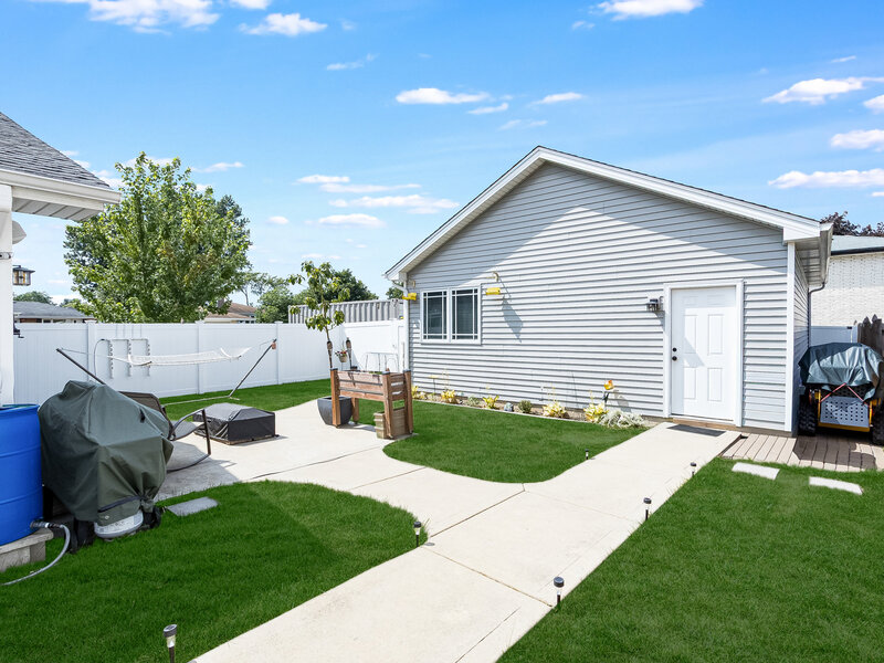 6116 W 94th Street Oak Lawn IL 60453