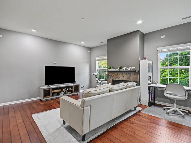 1011 Green Meadow Avenue Vernon Hills IL 60061