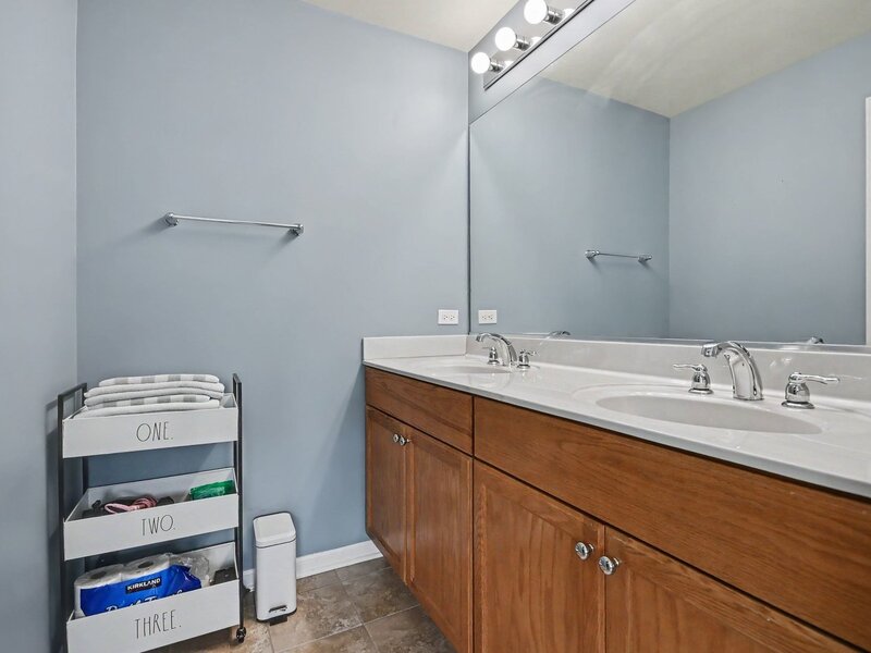 1011 Green Meadow Avenue Vernon Hills IL 60061