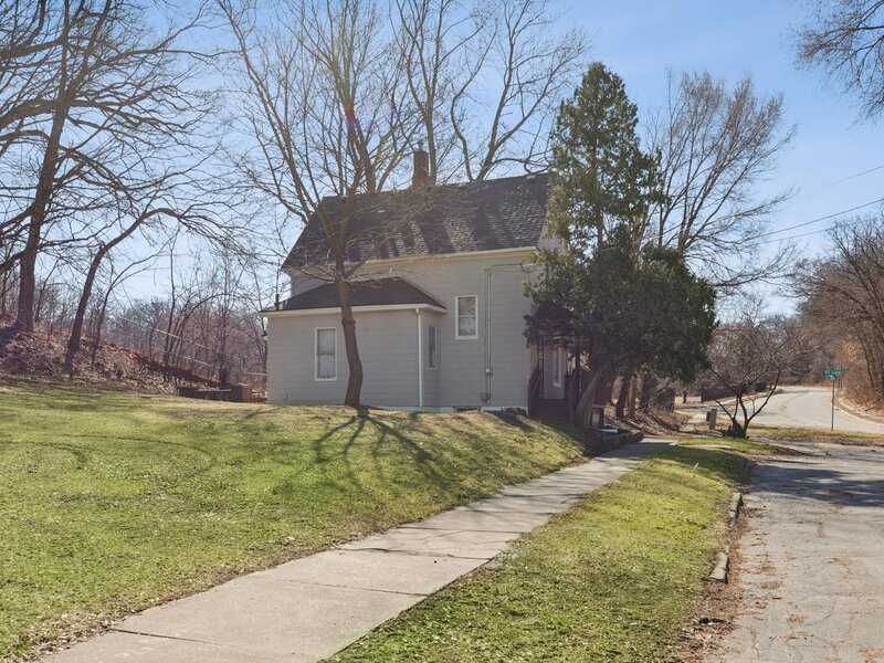 849 25th Street Rock Island IL 61201