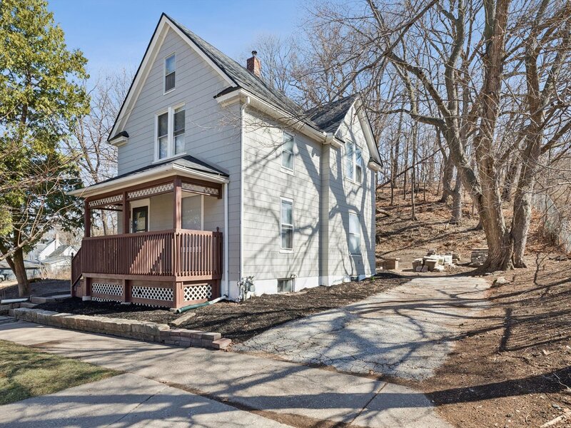 849 25th Street Rock Island IL 61201