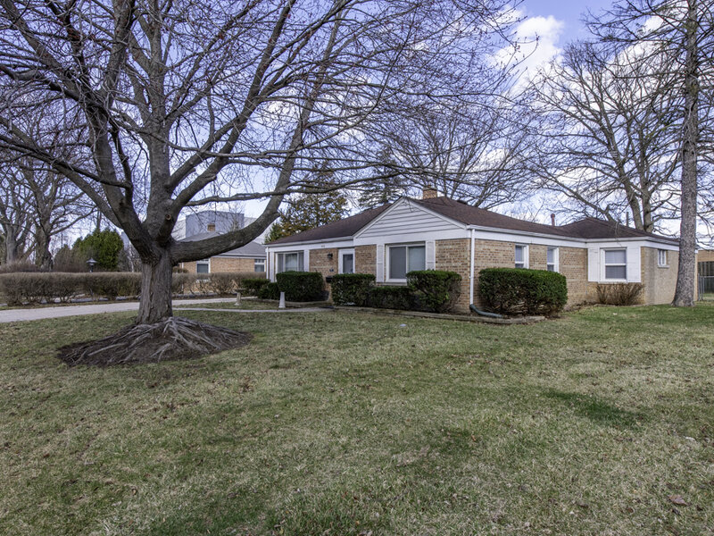 400 7th Avenue Libertyville IL 60048