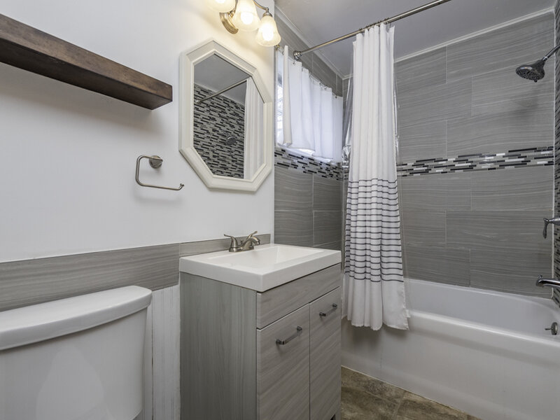 400 7th Avenue Libertyville IL 60048