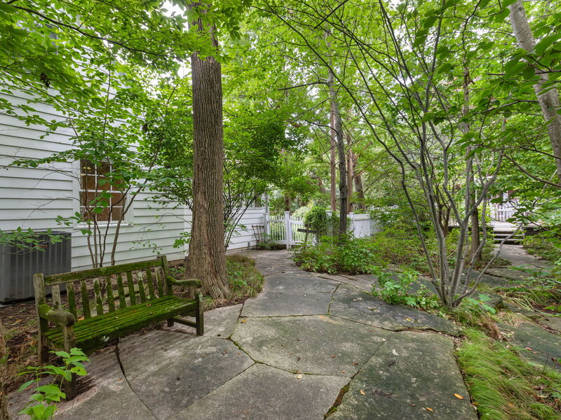 1070 Meadow Lane Lake Forest IL 60045