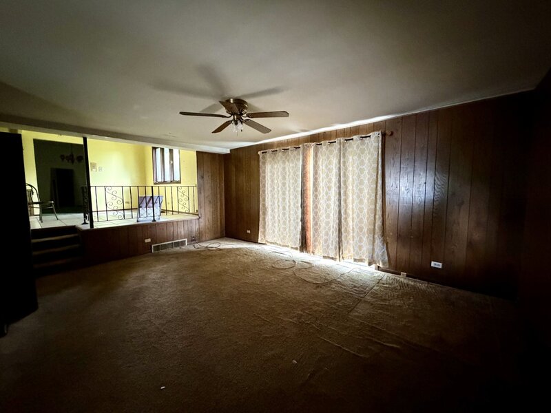 58 E 164th Street South Holland IL 60473