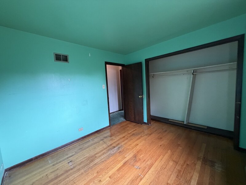 58 E 164th Street South Holland IL 60473