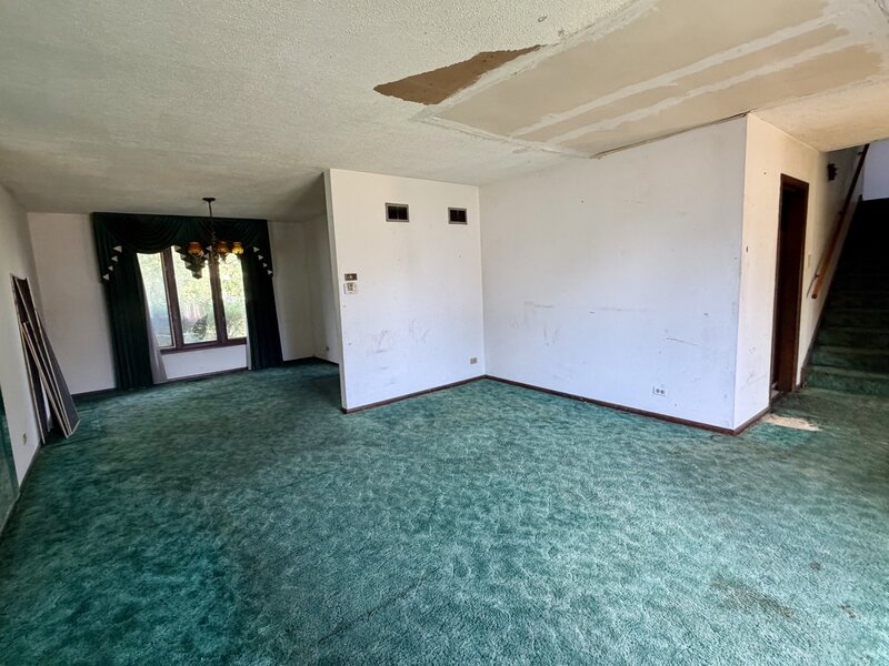 58 E 164th Street South Holland IL 60473