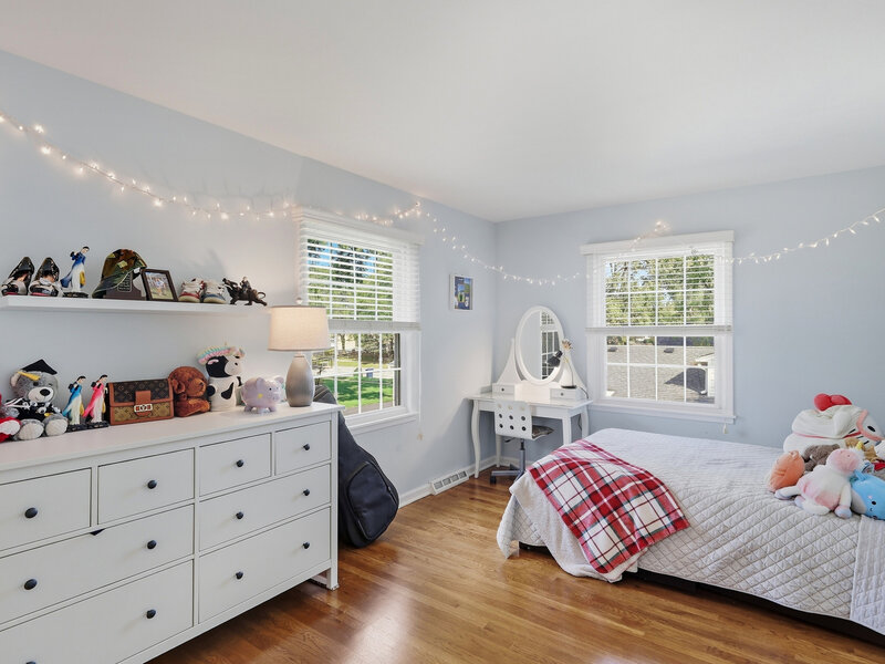 1033 N Brainard Street Naperville IL 60563