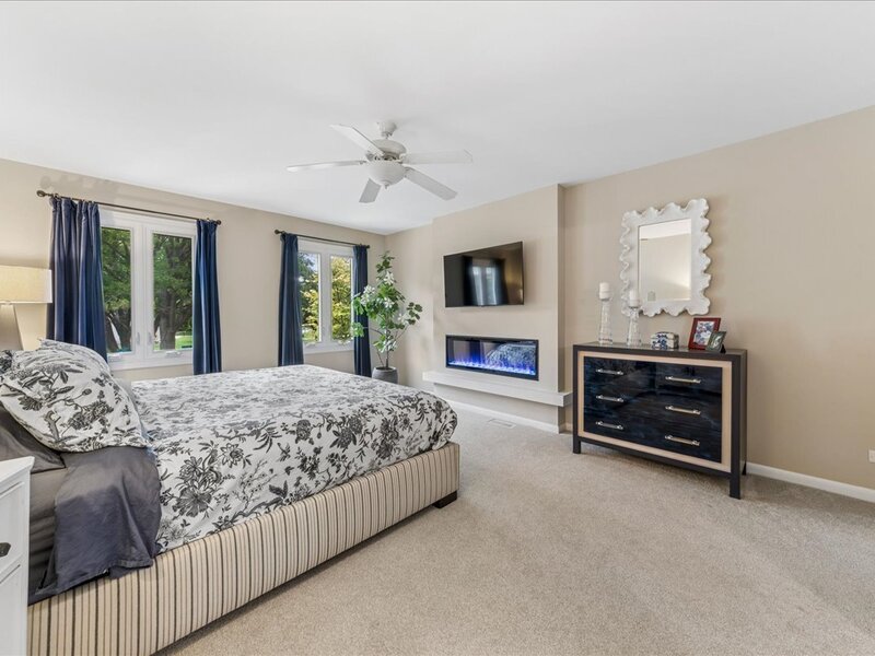1415 Heatherton Drive Naperville IL 60563
