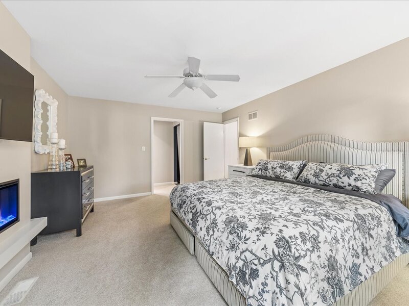 1415 Heatherton Drive Naperville IL 60563