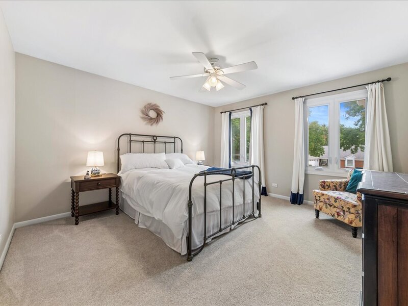1415 Heatherton Drive Naperville IL 60563