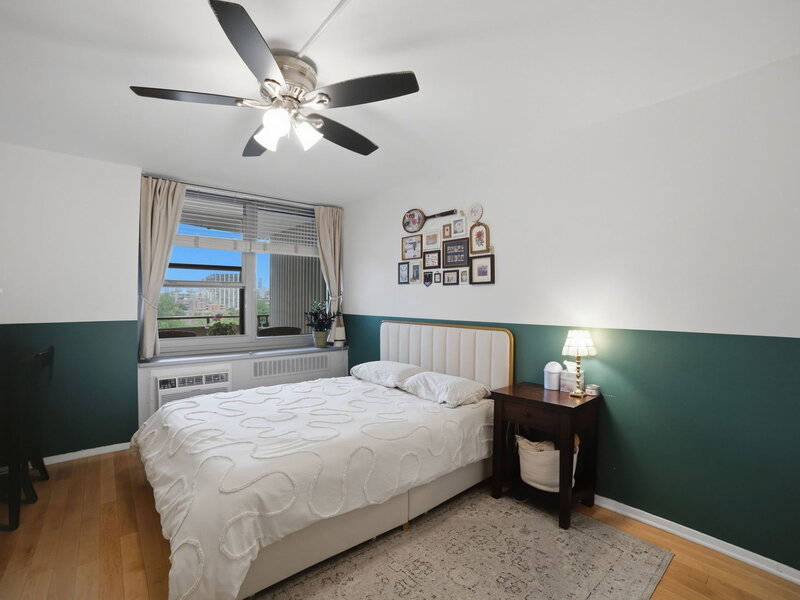 555 W Cornelia Avenue Chicago IL 60657