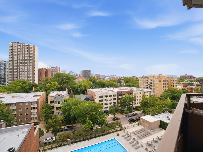555 W Cornelia Avenue Chicago IL 60657