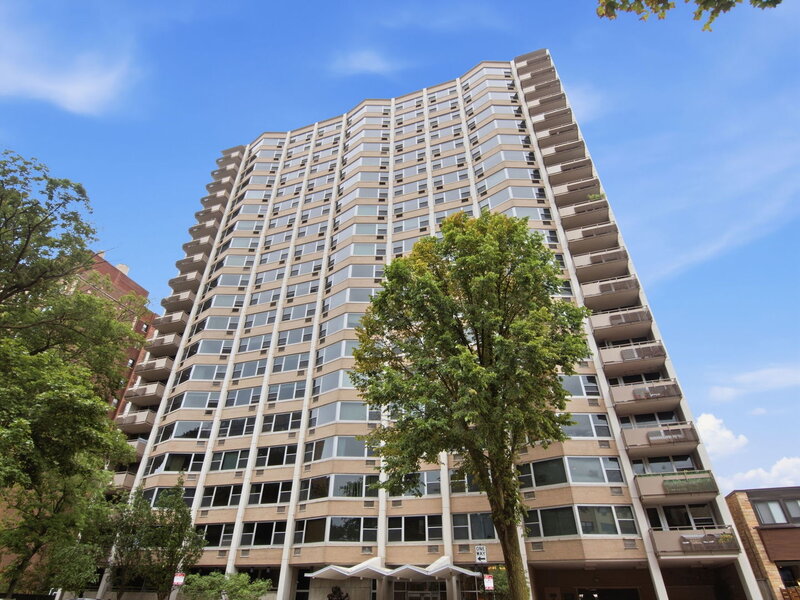 555 W Cornelia Avenue Chicago IL 60657