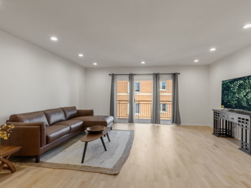 5320 N Lowell Avenue Chicago IL 60630