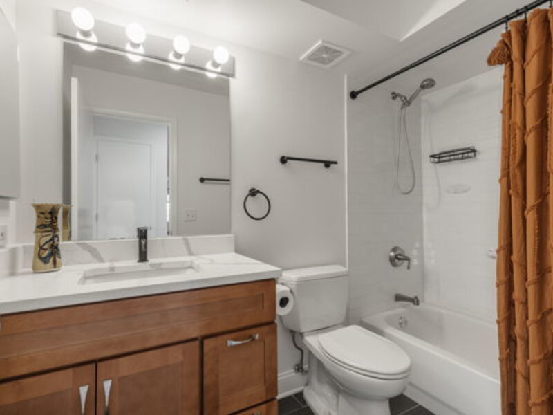5320 N Lowell Avenue Chicago IL 60630