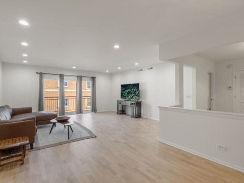 5320 N Lowell Avenue Chicago IL 60630