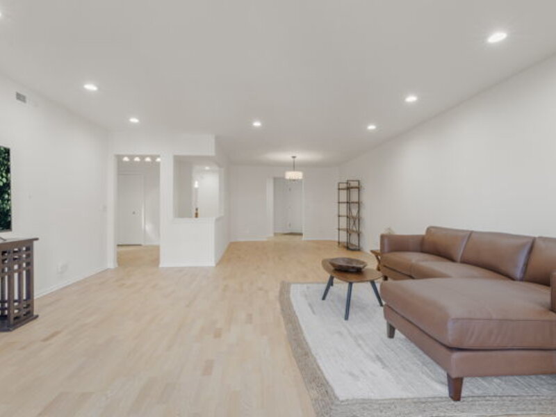 5320 N Lowell Avenue Chicago IL 60630