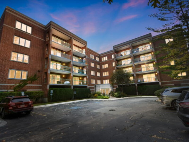 5320 N Lowell Avenue Chicago IL 60630