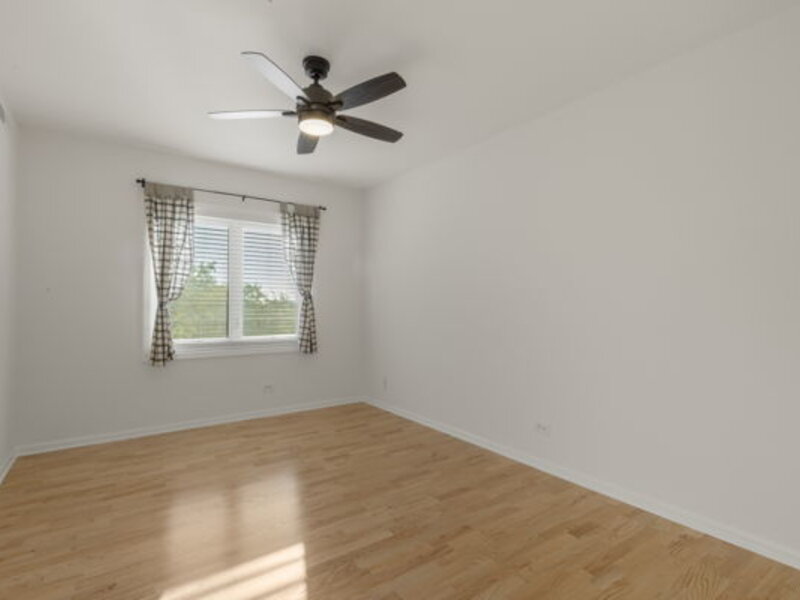 5320 N Lowell Avenue Chicago IL 60630
