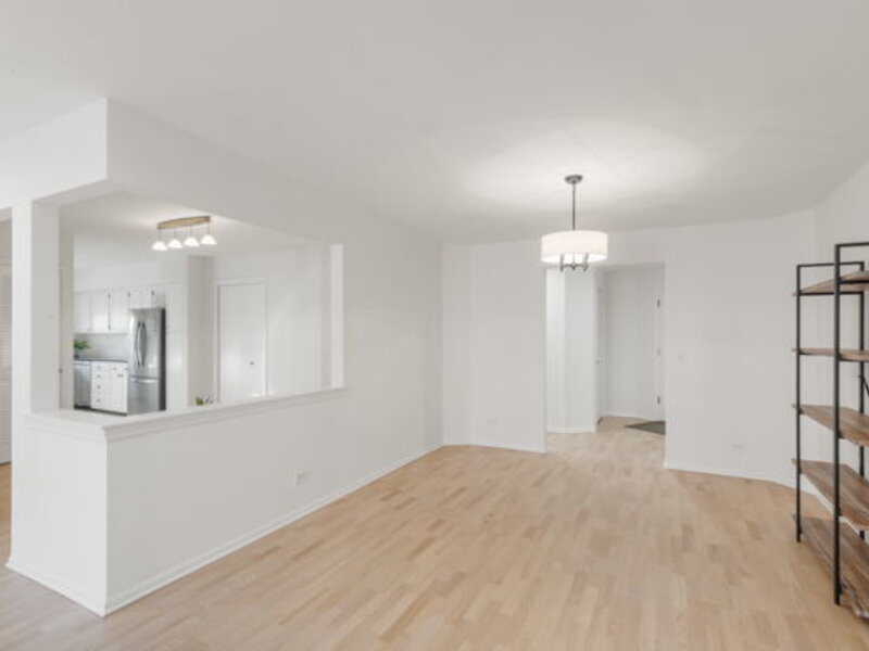 5320 N Lowell Avenue Chicago IL 60630