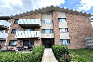 Photo of 2000 Bayside Drive Palatine IL 60074 Unit 110