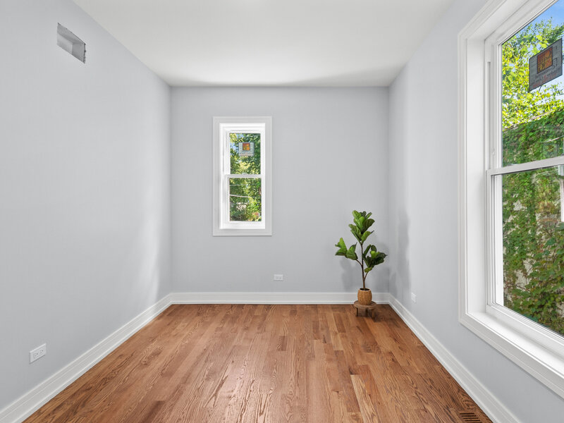 7521 S Ingleside Avenue Chicago IL 60619