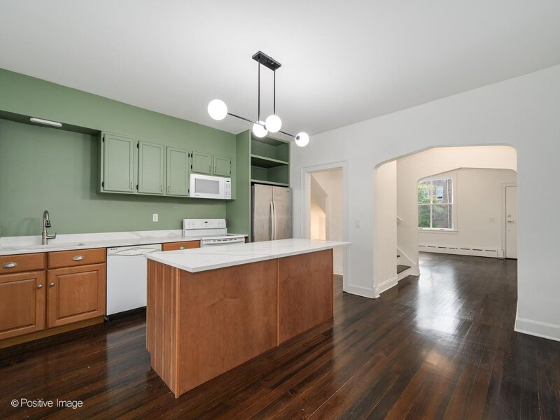 11334 S Saint Lawrence Avenue Chicago IL 60628