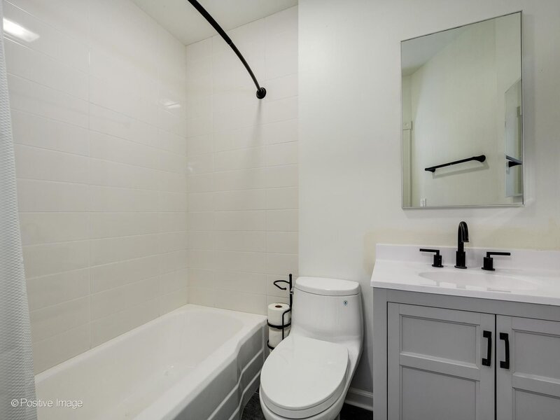 11334 S Saint Lawrence Avenue Chicago IL 60628