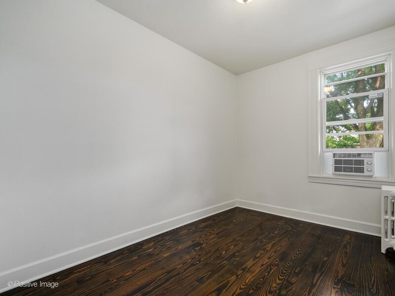 11334 S Saint Lawrence Avenue Chicago IL 60628