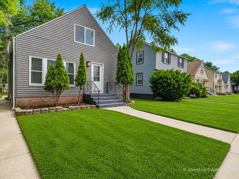 14813 Evers Street Dolton IL 60419