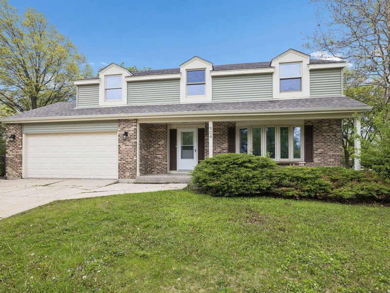904 Iroquois Avenue Naperville IL 60563