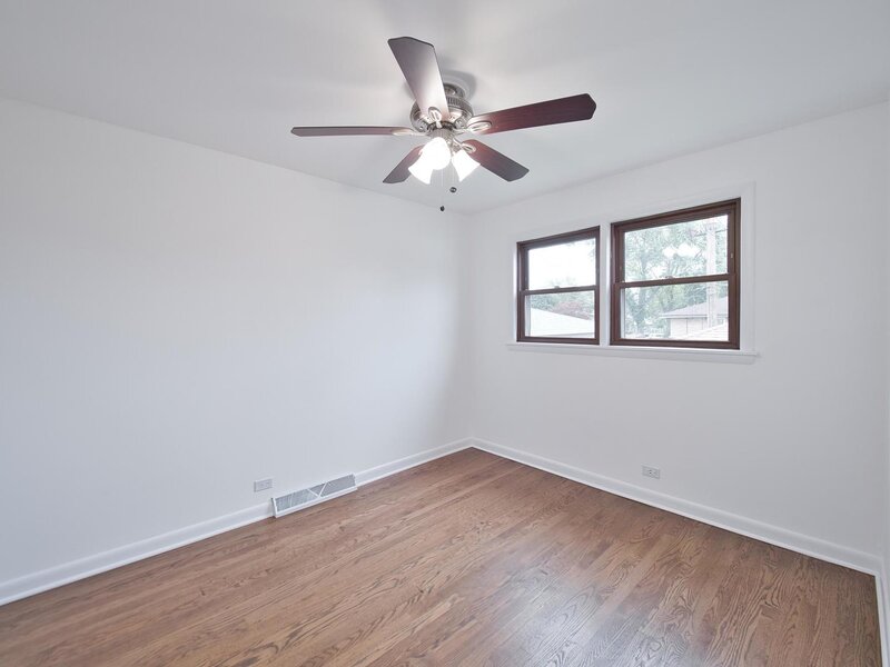 10107 Lawrence Court Oak Lawn IL 60453