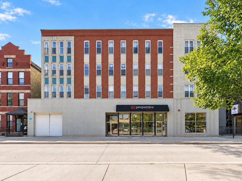 2356 N Elston Court Chicago IL 60614