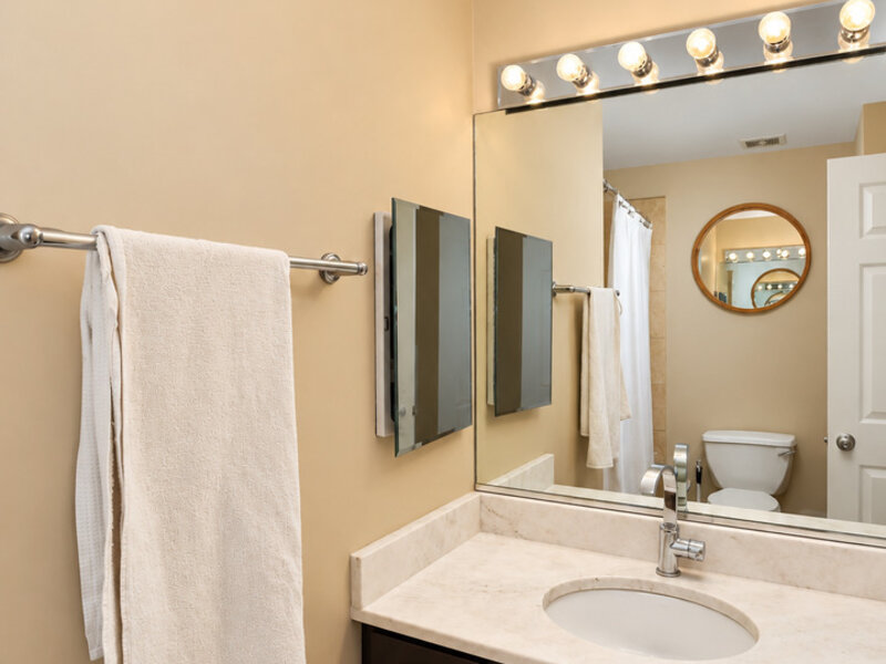 2356 N Elston Court Chicago IL 60614