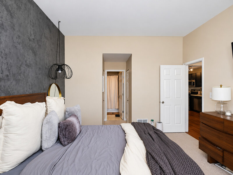 2356 N Elston Court Chicago IL 60614