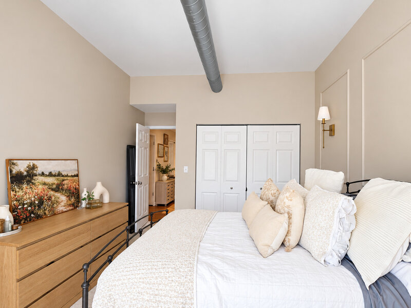 2356 N Elston Court Chicago IL 60614