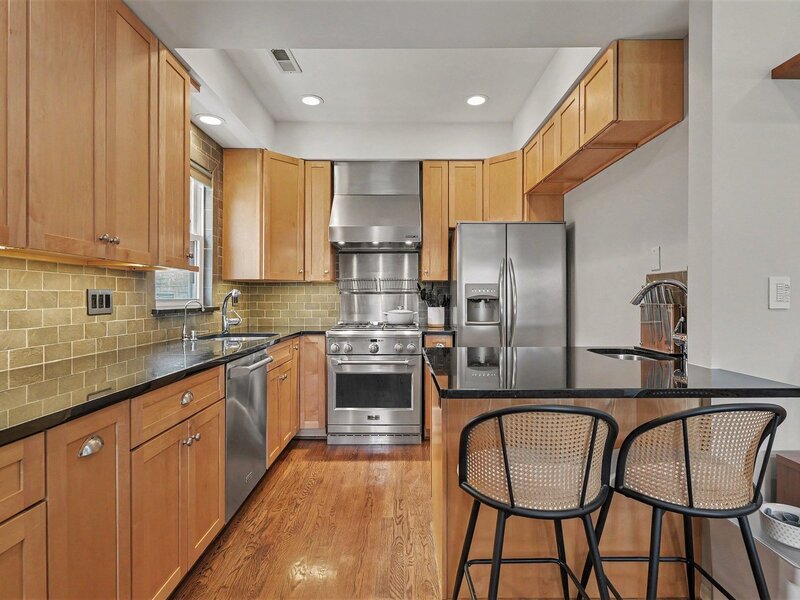 1619 W Hollywood Avenue Chicago IL 60660