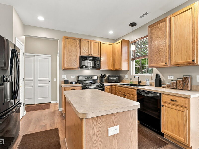 13607 Hemlock Road Huntley IL 60142