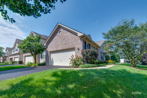Photo of 981 Oak Ridge Boulevard Elgin IL 60120