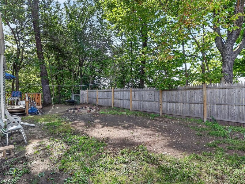 2831 Collins Street Rockford IL 61109