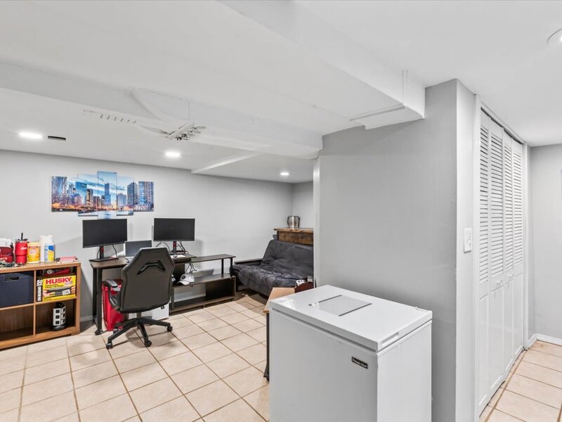 10330 S Artesian Avenue Chicago IL 60655