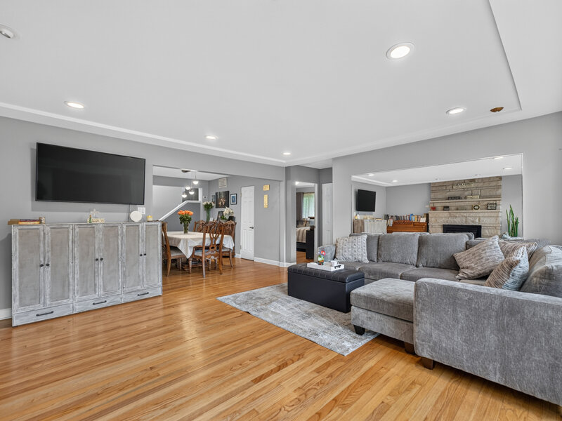 17 Deerpath Road Bensenville IL 60106