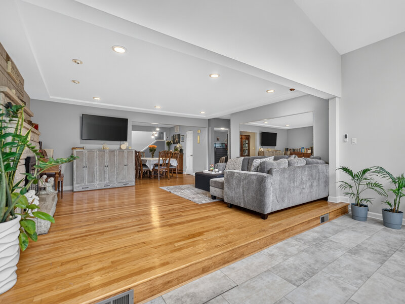 17 Deerpath Road Bensenville IL 60106