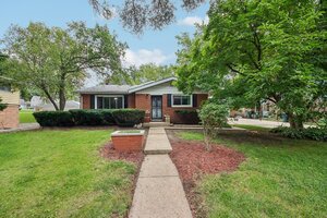 Photo of 213 Edgemont Street Mundelein IL 60060