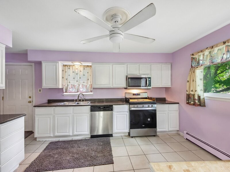 213 Edgemont Street Mundelein IL 60060